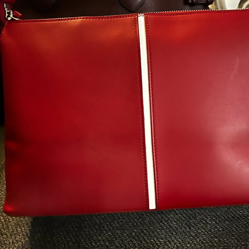 SOLD Authentic Burberry handbag in beautiful condition. - Picture 3 of 12